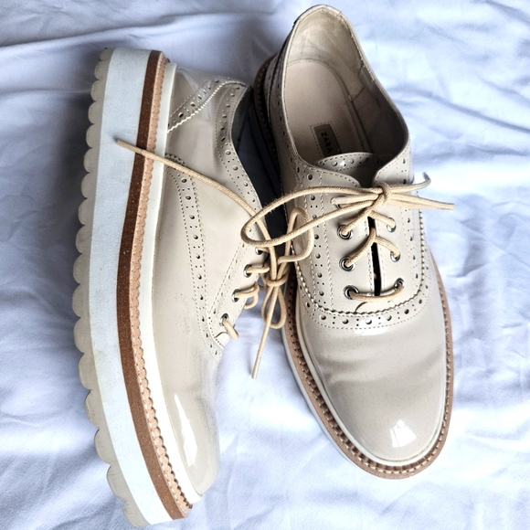 Zara Tan Oxfords - Picture 1 of 2